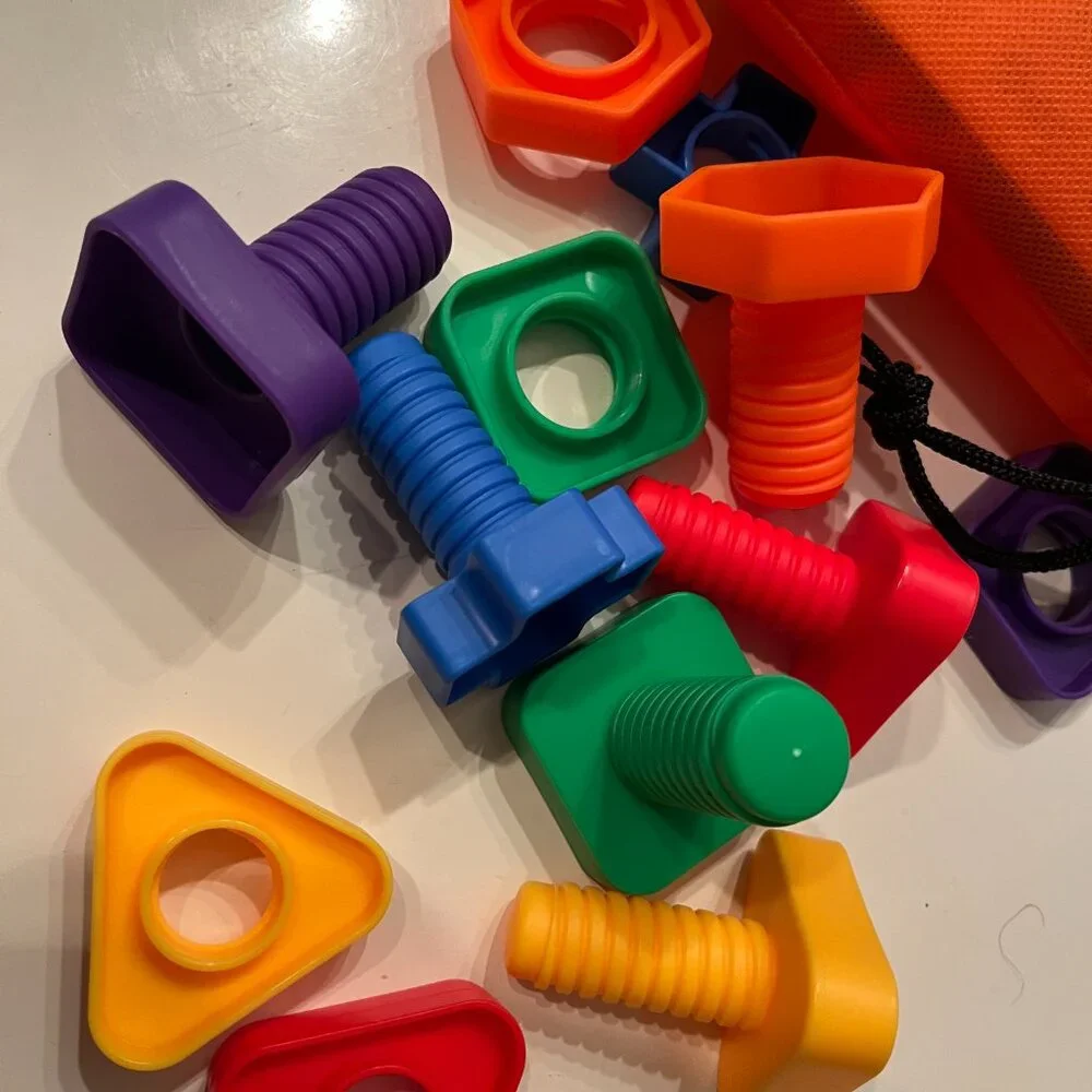 Skoolzy Nuts and Bolts Motor Development Toy (18‎ months and up / new)